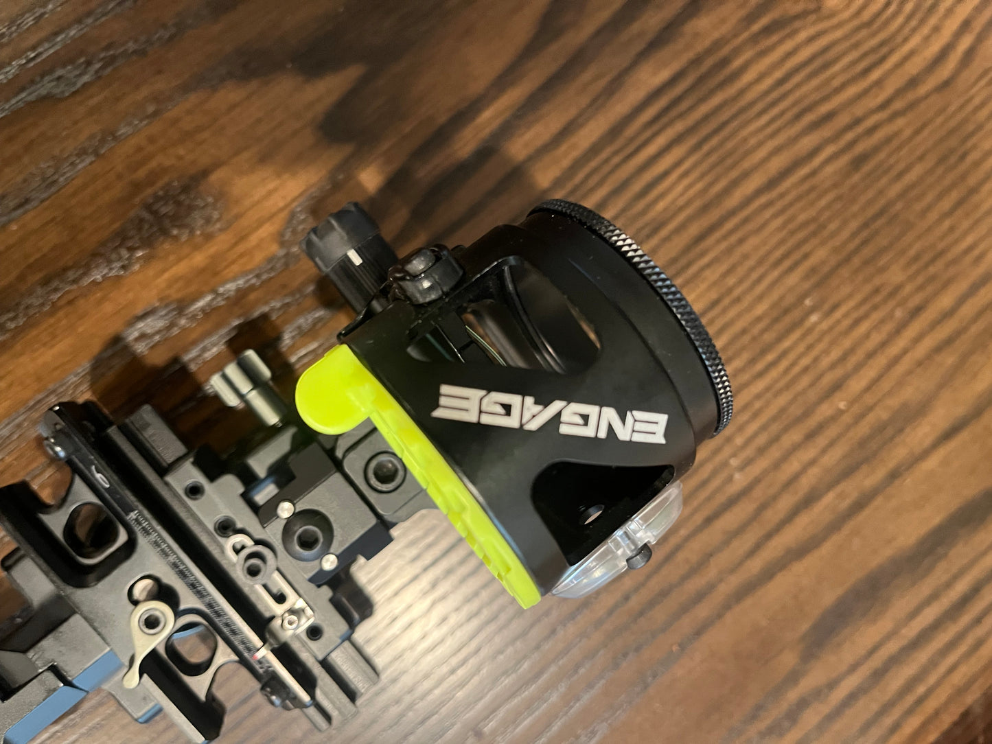 CBE Engage Hybrid Single pin